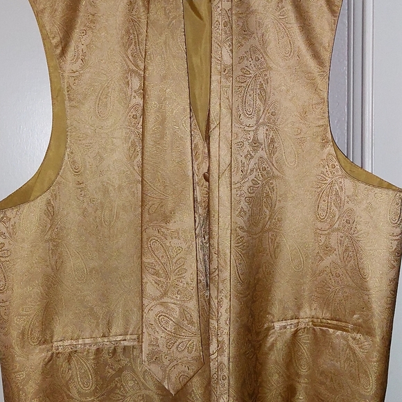 Vintage Gold Paisley Vest with Tie, sz 3XL, $13, GLENN HEIGHTS TX PPU OR SHIP - Picture 9 of 10